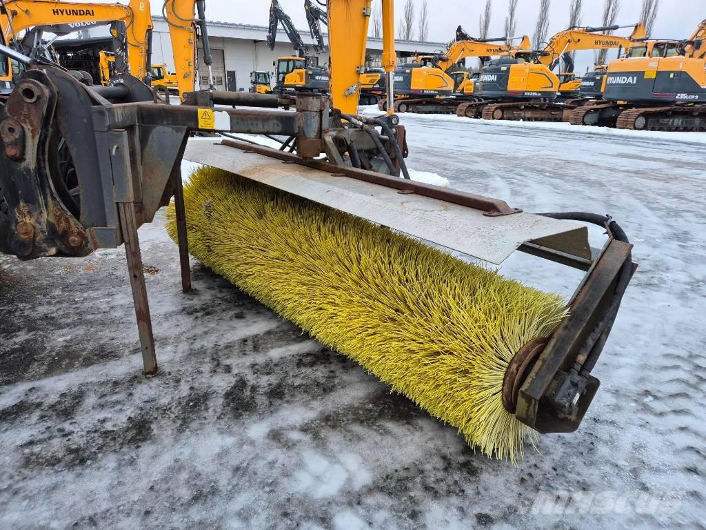 Salo 300 Avoharja Szczotki