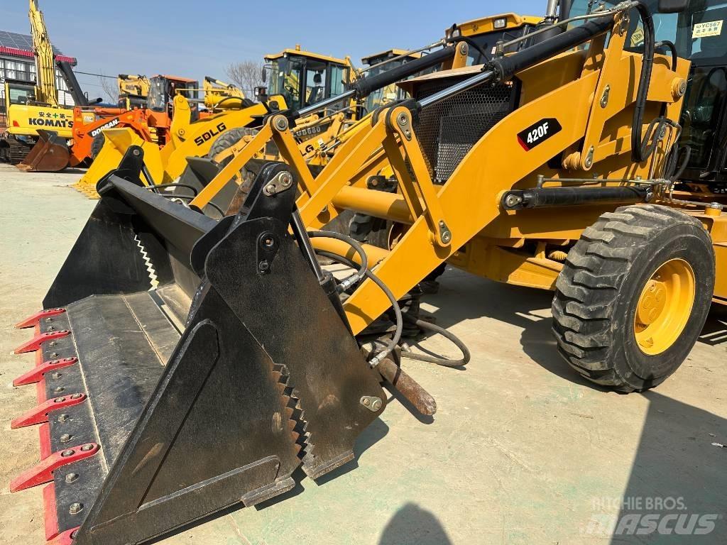 CAT 420 F ST Koparko-ładowarki