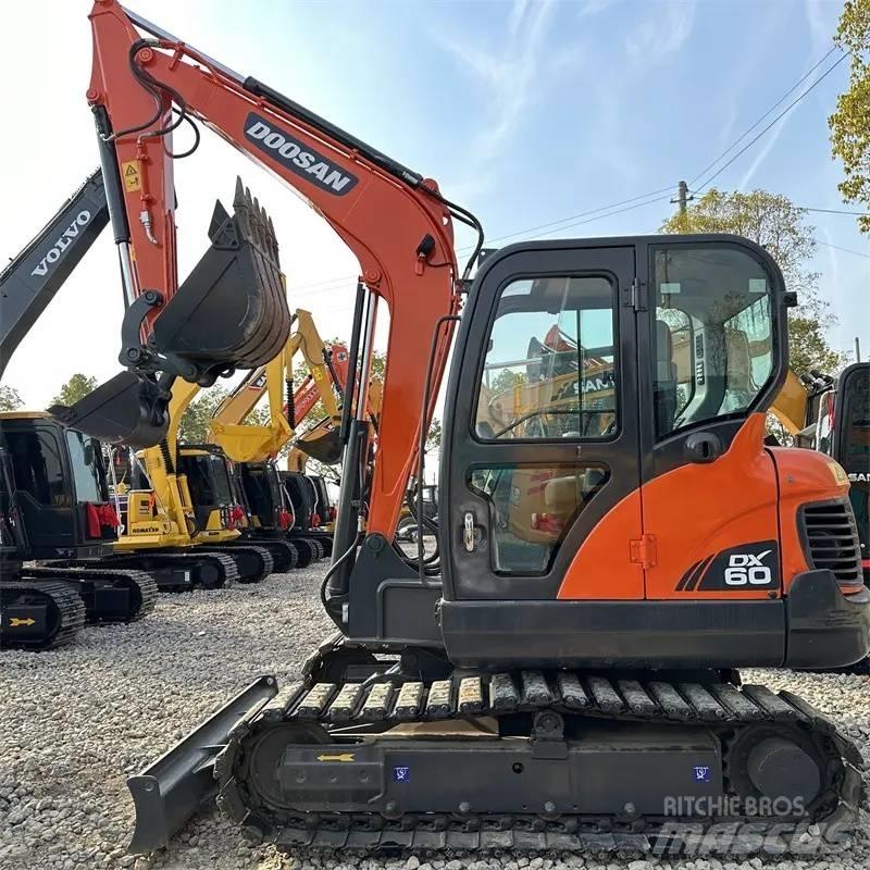 Doosan DX 60 Koparki gąsienicowe