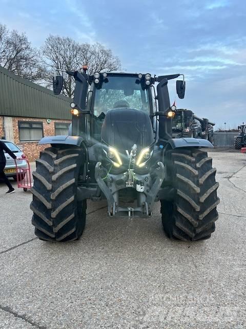 Valtra T 235 D Ciągniki rolnicze