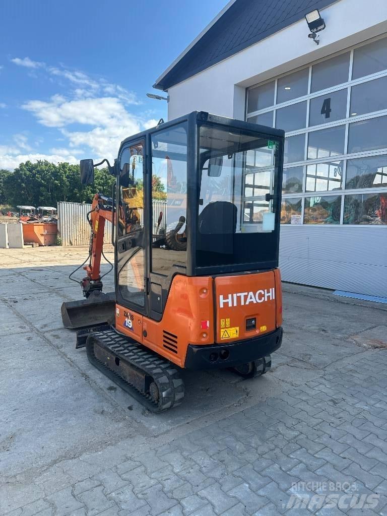 Hitachi ZX 19-6 Minikoparki
