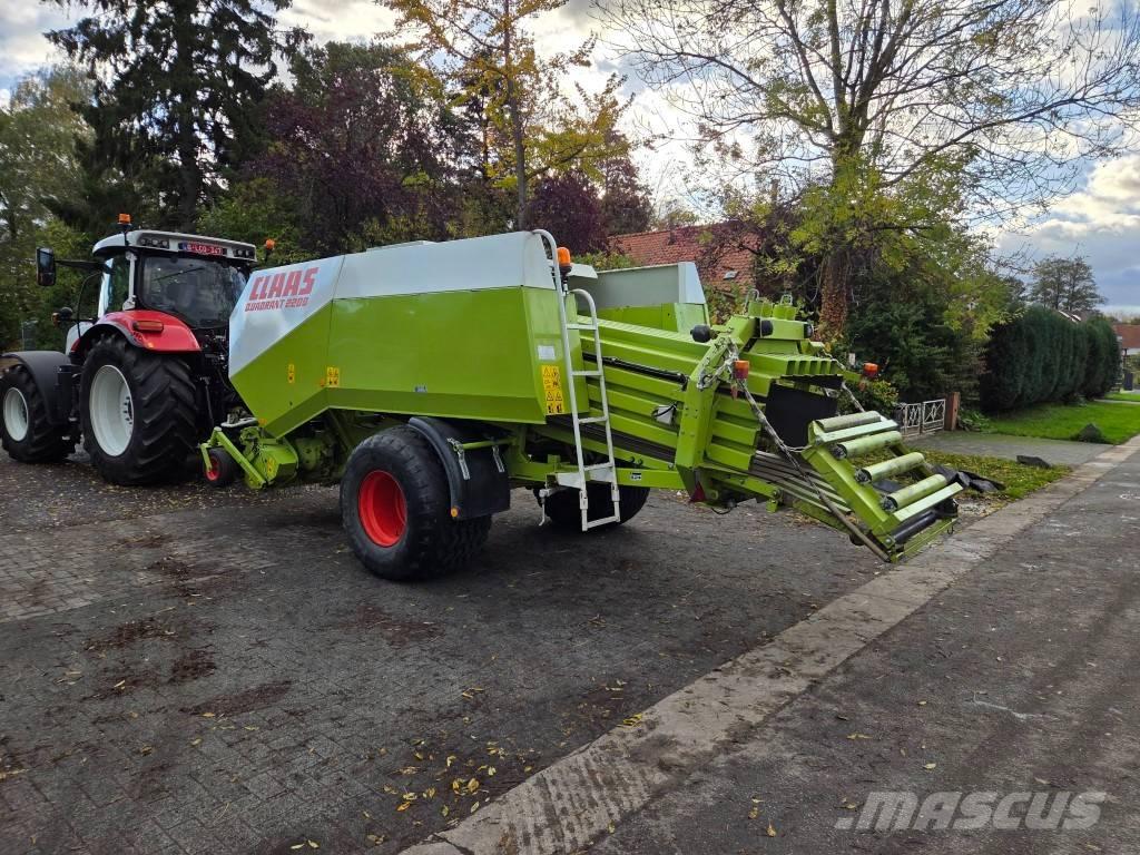 CLAAS Quandrant 2200 Prasy kostkujące