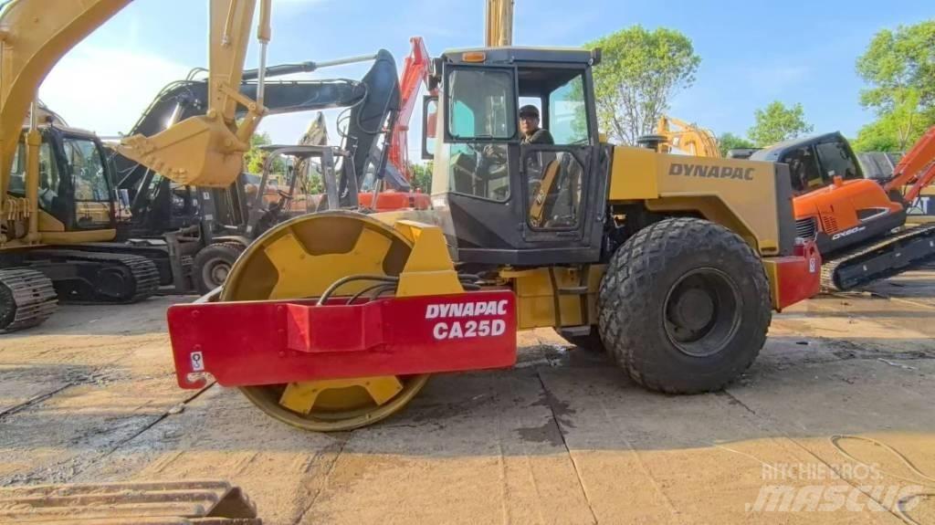 Dynapac CA 25 D Walce jednobębnowe