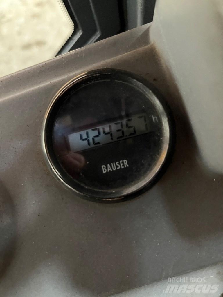 Hako 1200 Zamiatarki - Zgarniarki - Odśnieżarki