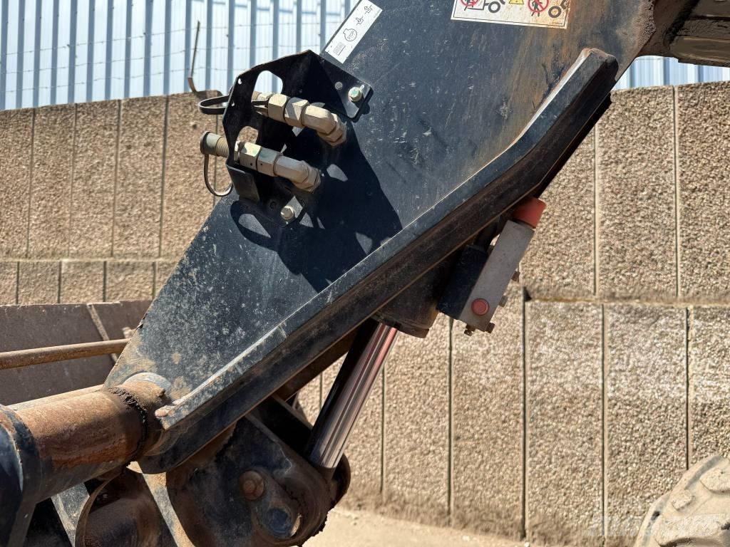 Manitou MT 733 Ładowarki teleskopowe