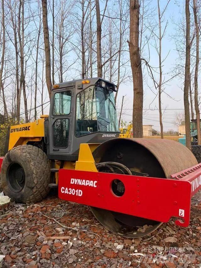 Dynapac CA301 Walce jednobębnowe