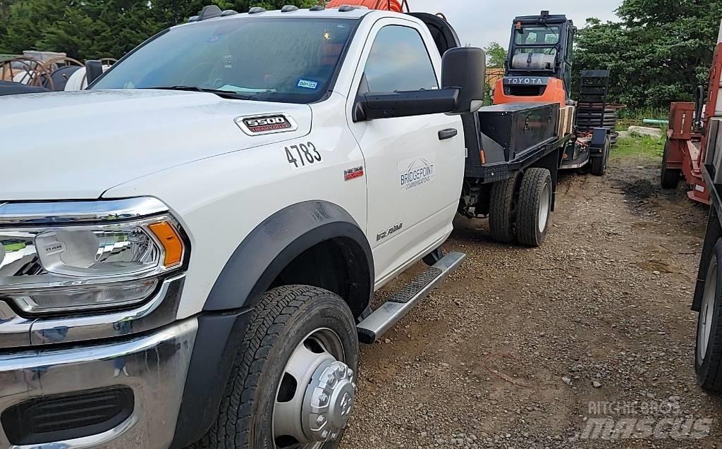 RAM 5500 Ciężarówki typu Platforma / Skrzynia
