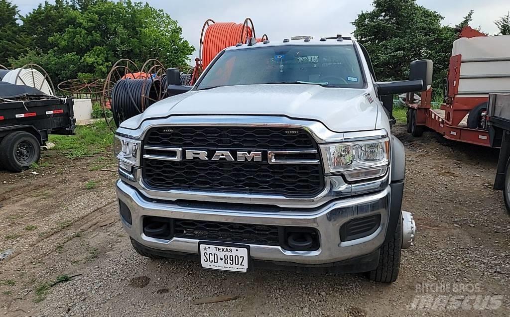 RAM 5500 Ciężarówki typu Platforma / Skrzynia