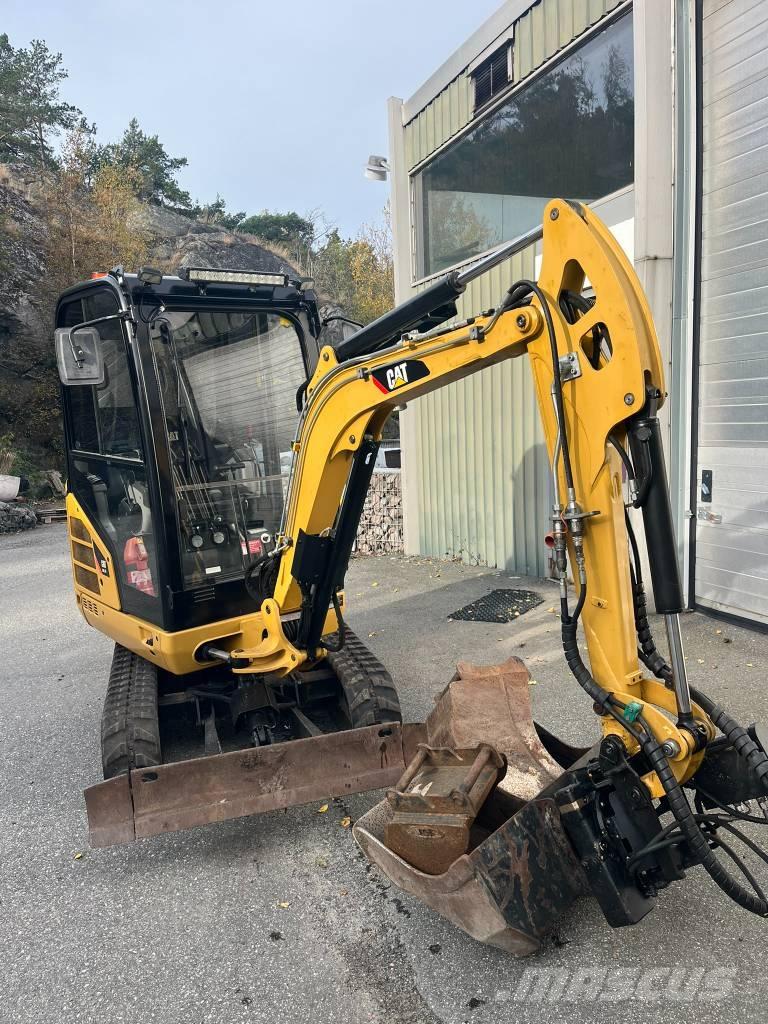 CAT 301.7 D Rototilt Minikoparki