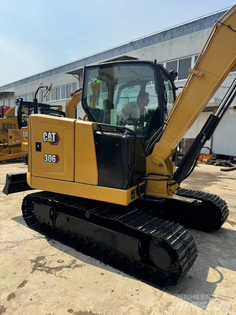 CAT 306 Minikoparki