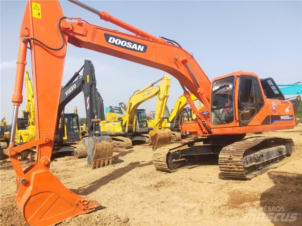 Doosan DH 225 LC-7 Koparki gąsienicowe