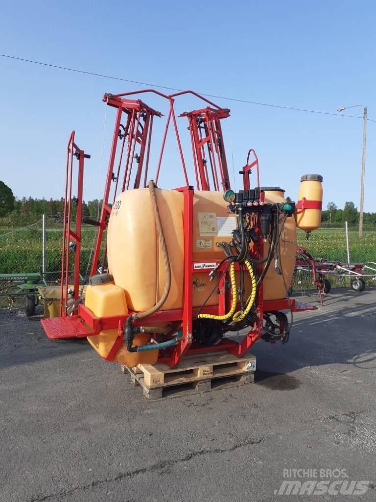 Junkkari 1300L/16M Zamontowane opryskiwacze