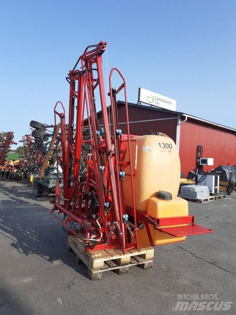 Junkkari 1300L/16M Zamontowane opryskiwacze