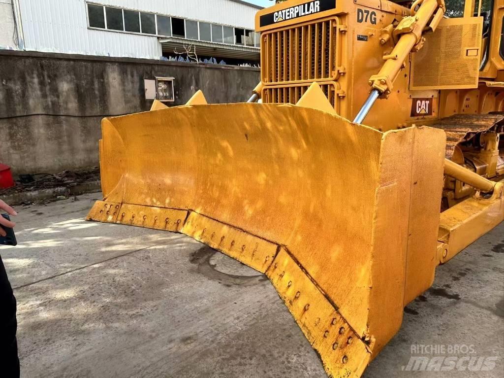 CAT D 7 G Równiarki