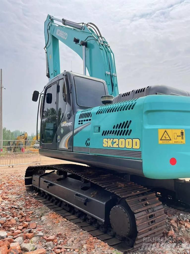 Kobelco 200 Koparki gąsienicowe