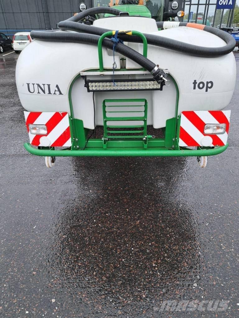 Unia etusäiliö 1200l Zamontowane opryskiwacze