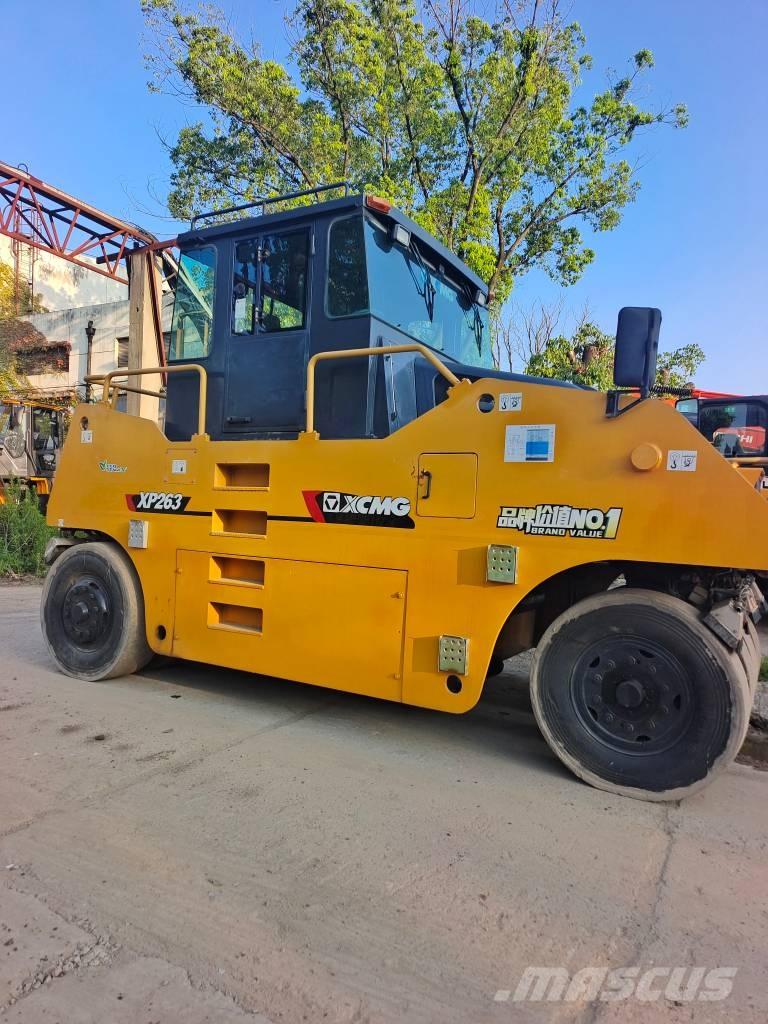 XCMG XP 263 Walce ogumione