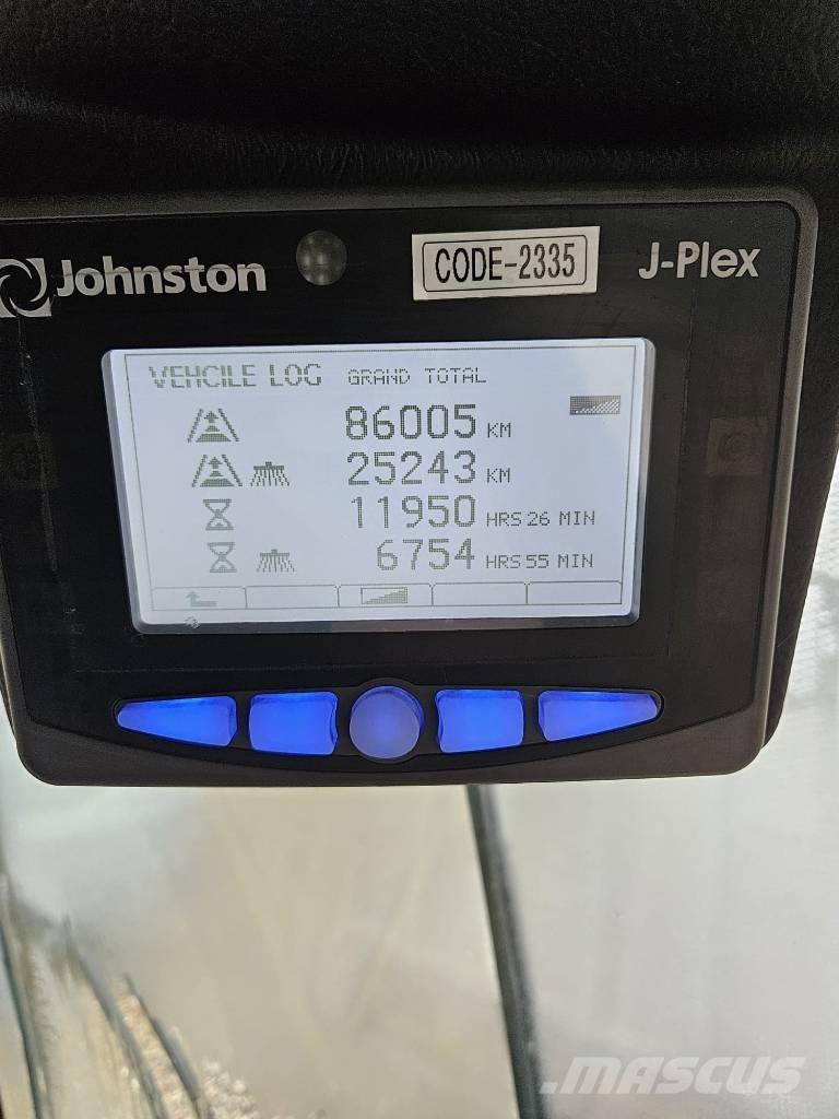 Johnston CN400 Zamiatarki - Zgarniarki - Odśnieżarki