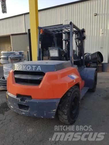 Toyota 8FD70U Wózki Diesla