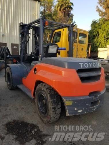 Toyota 8FD70U Wózki Diesla