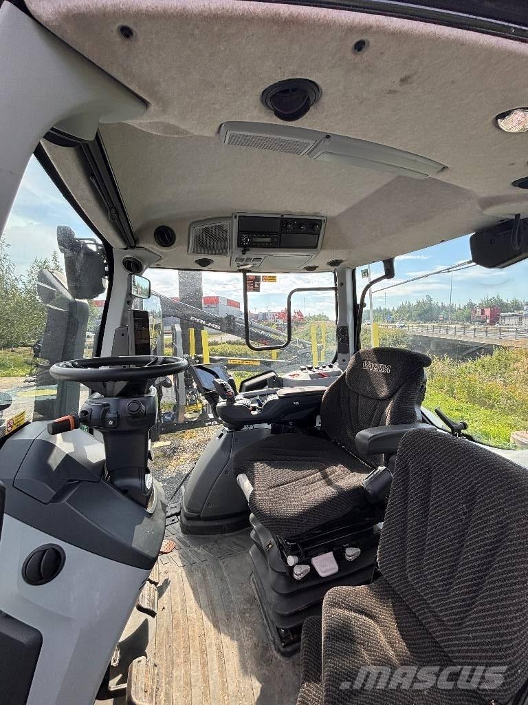 Valtra T215 Versu Ciągniki rolnicze