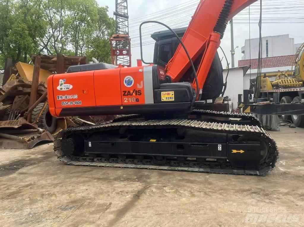 Hitachi 210LC Koparki gąsienicowe
