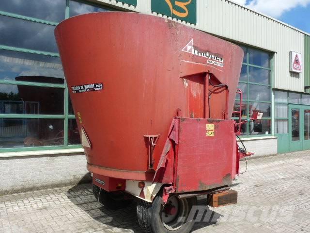 Trioliet SM-14 Karmniki dla zwierzat