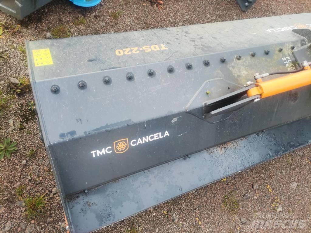 TCM Tds 220 Kosiarki łąkowe i wykaszarki