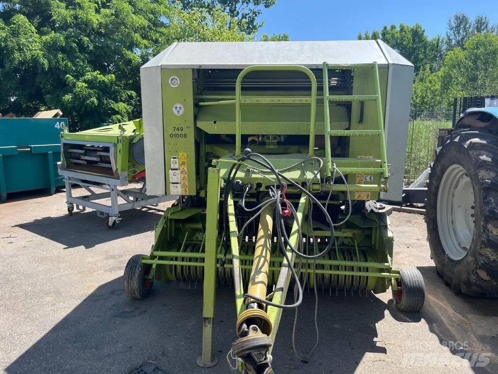 CLAAS Rollant 240 Prasy zwijające