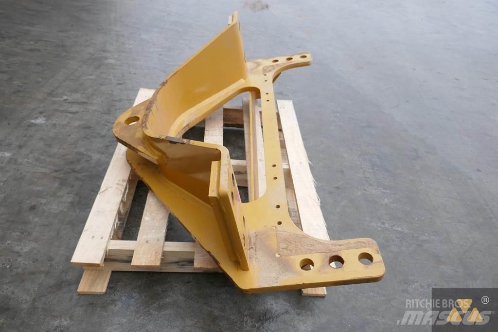 CAT 140M3 Drawbar Transport - Inne