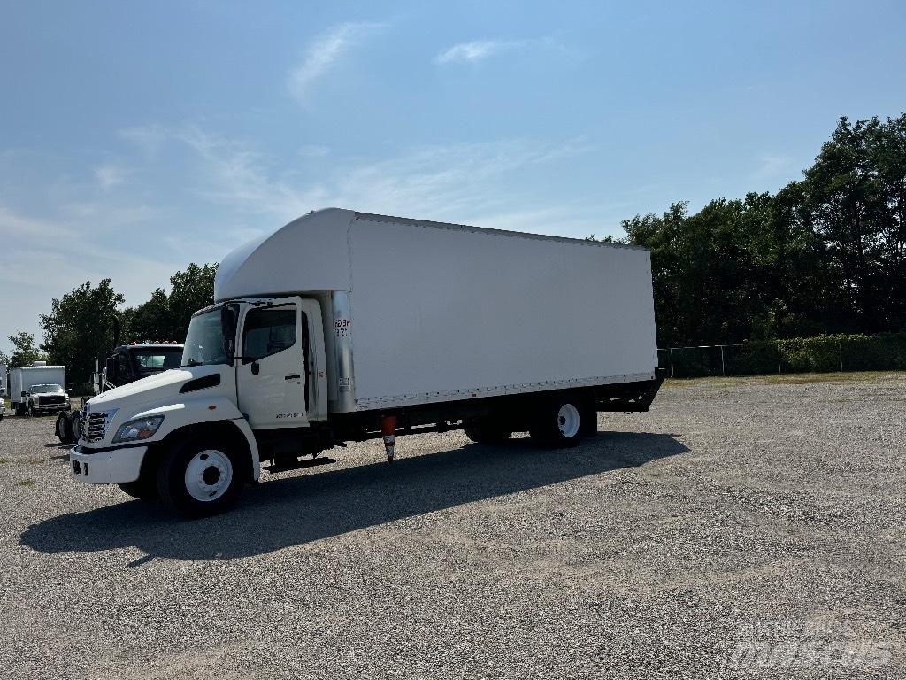 Hino 238 Samochody ciężarowe ze skrzynią zamkniętą