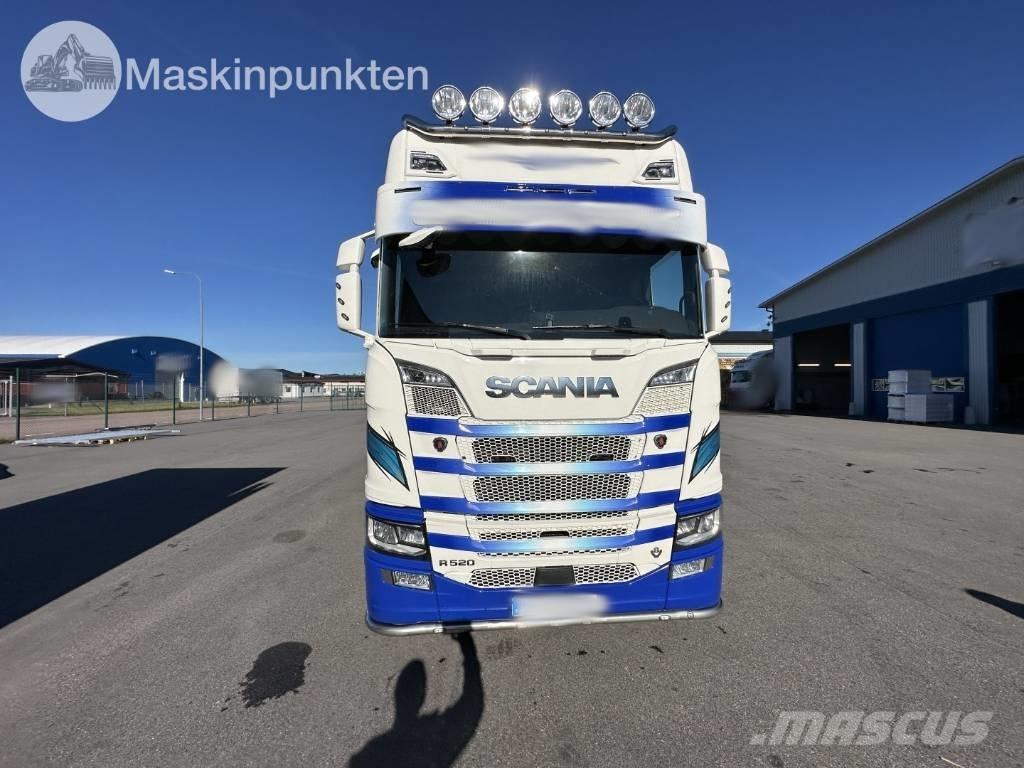 Scania R 520 Samochody ciężarowe ze skrzynią zamkniętą