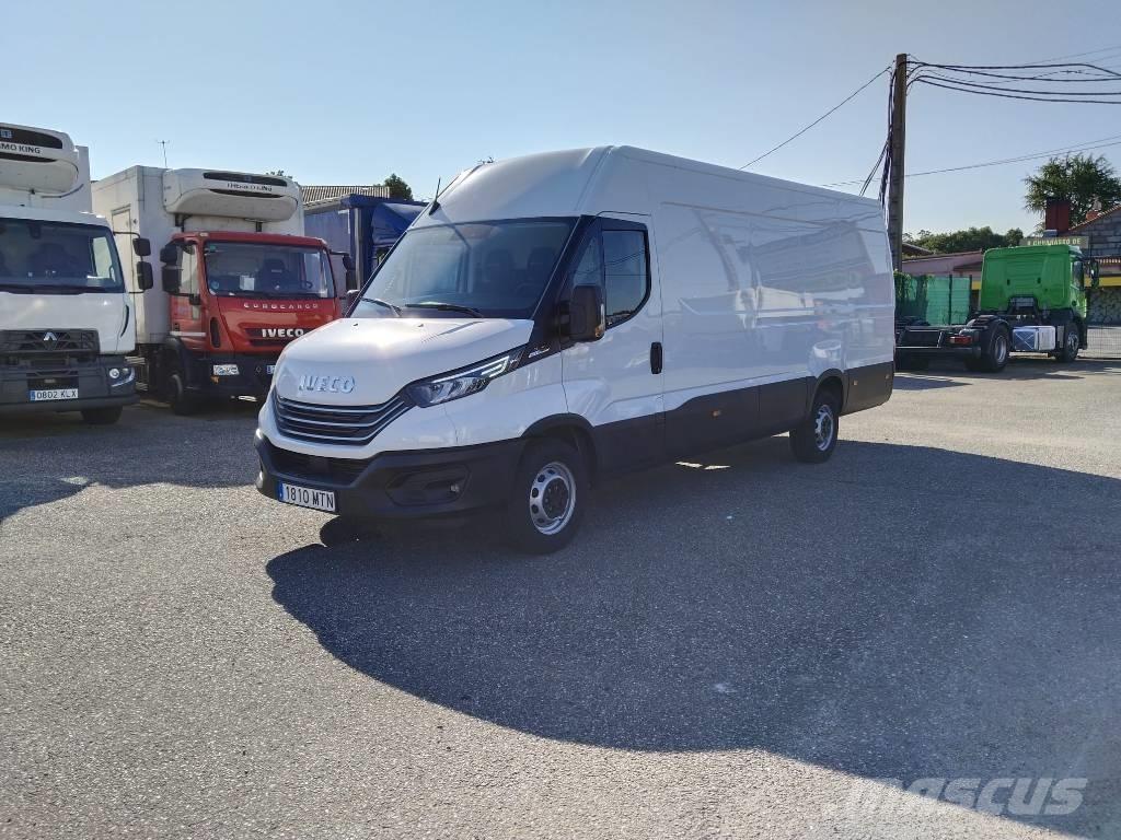 Iveco Daily 35 S12 Samochody dostawcze ze skrzynią zamkniętą
