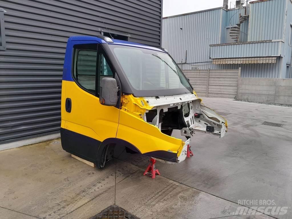 Iveco DAILY Kabiny i wnętrze