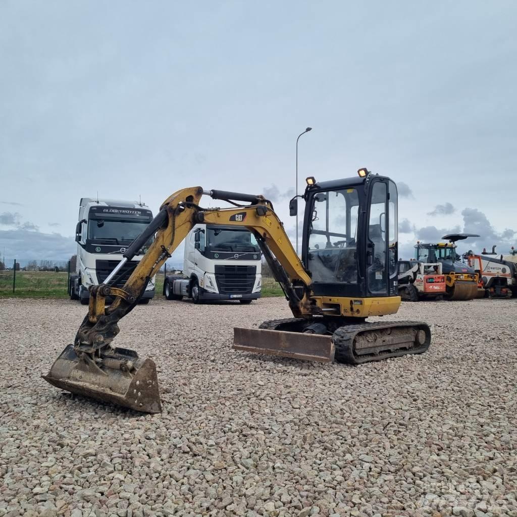 CAT 302.7 D CR Minikoparki