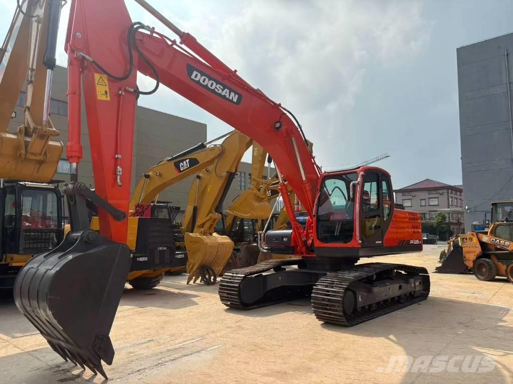 Doosan DX 225 Koparki gąsienicowe
