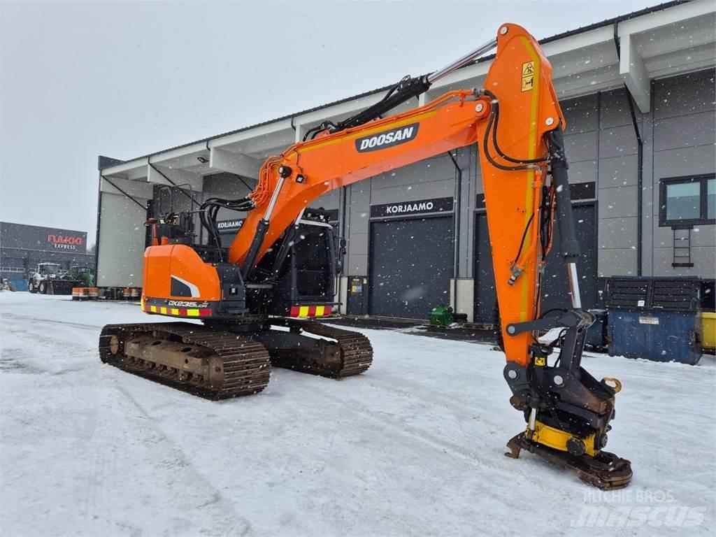 Doosan DX235LCR-5 Koparki gąsienicowe