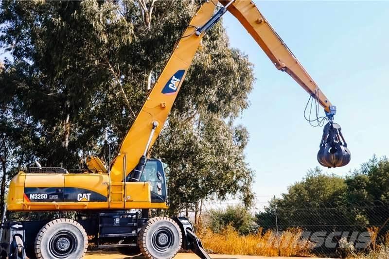 CAT M325 Minikoparki