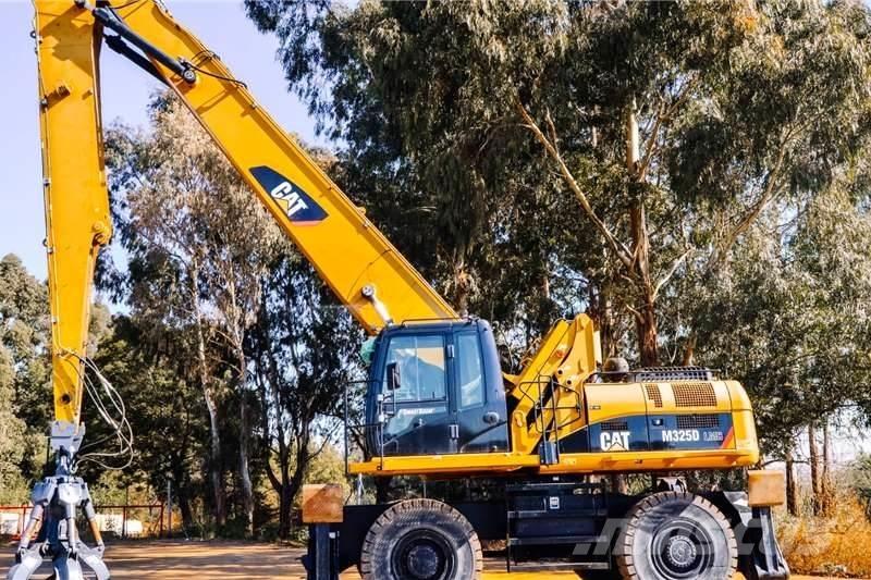 CAT M325 Minikoparki