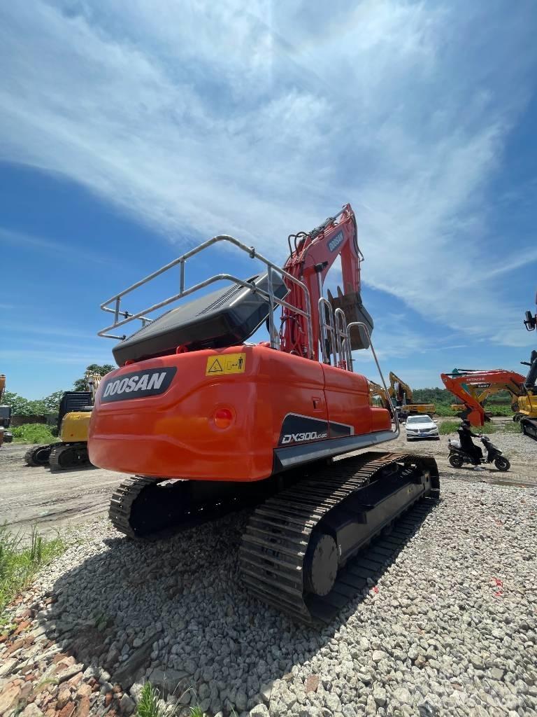 Doosan DX 300 Koparki gąsienicowe