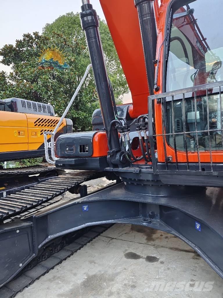 Doosan DX 300 LC Koparki gąsienicowe