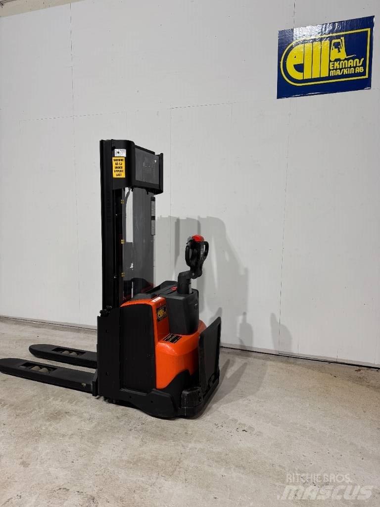 BT Truck SWE 120 L Wózki widłowe unoszące z dyszlem