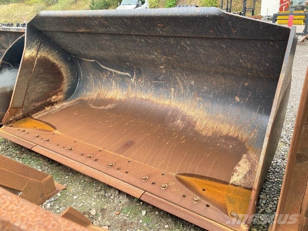CASE 821 Skovl Ładowarki kołowe