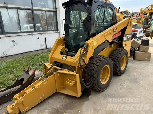 CAT 246 D Ładowarki burtowe