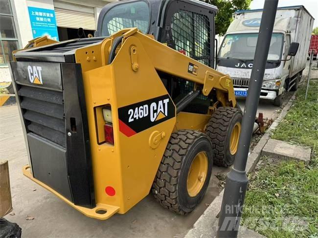 CAT 246 D Ładowarki burtowe