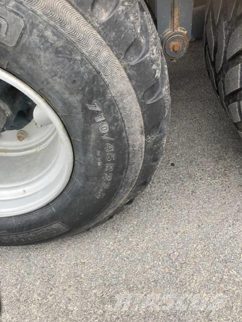 Junkkari J 18 Wywrotki rolnicze