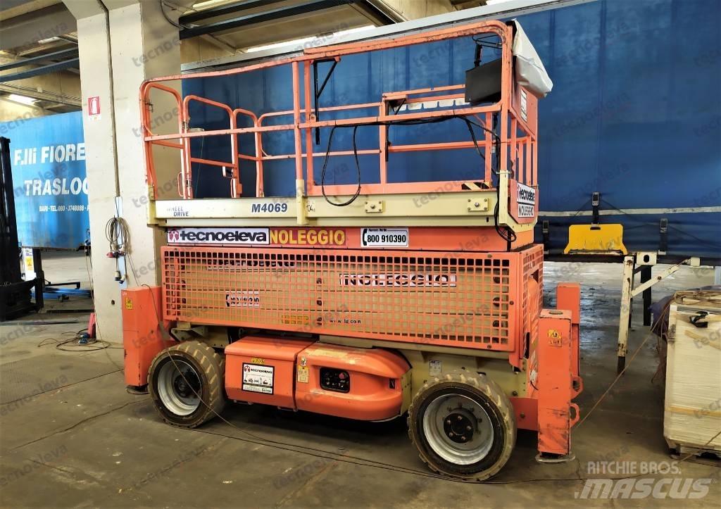 JLG M 4069 Podnośniki nożycowe