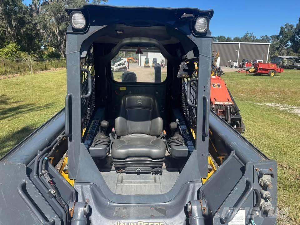 John Deere 325 Ładowarki burtowe