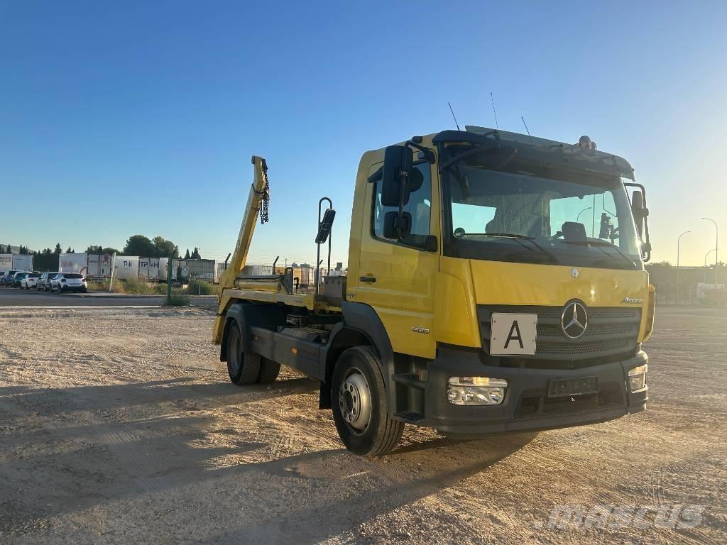 Mercedes-Benz 1530 Kontenery magazynowe