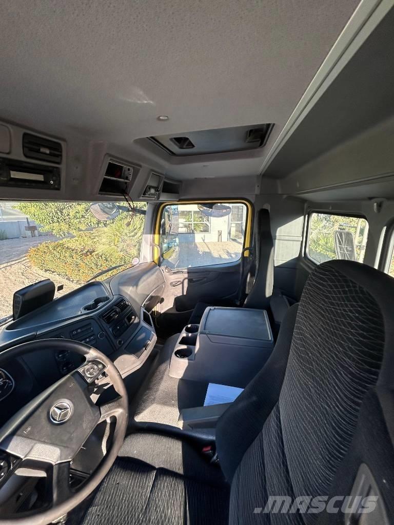 Mercedes-Benz 1530 Kontenery magazynowe
